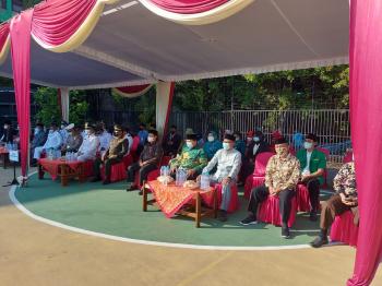 Ketua PC LDII Menganti Ikuti Upacara Pengibaran Bendera Merah Putih